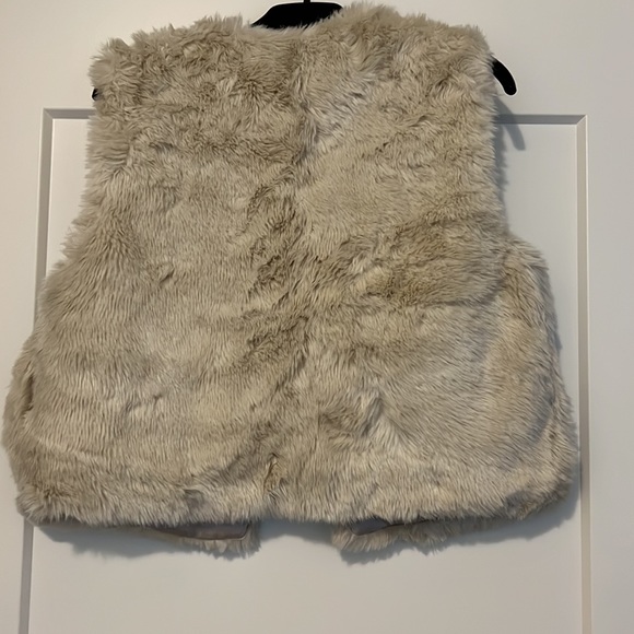 Faux fur vest - Picture 3 of 3
